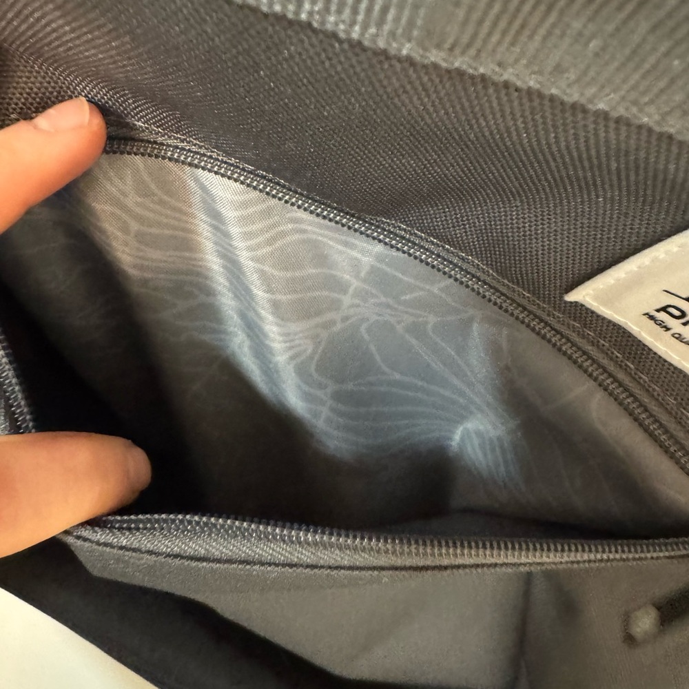 Projekt Backpack with Embroidered Design - Picture 5 of 9